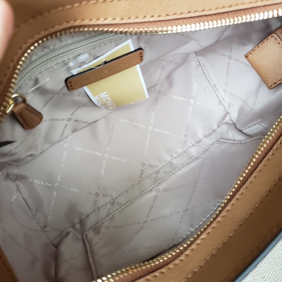 SOLD NWT Michael Kors Bag And Wallet Bundle set - Picture 4 of 7